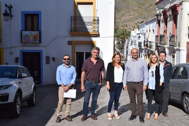 El Ayuntamiento de Níjar sustituirá la pavimentación del entorno de la Glorieta de la Villa