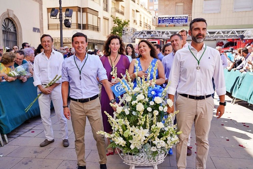 El PP hace su ofrenda a la Virgen del Mar