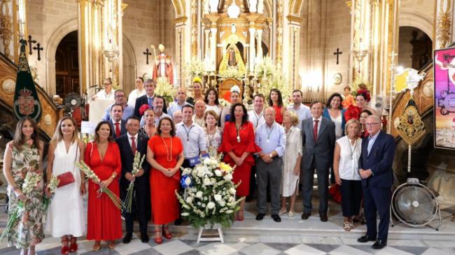 El PP de Almería rinde homenaje a la Virgen del Mar con ofrenda floral