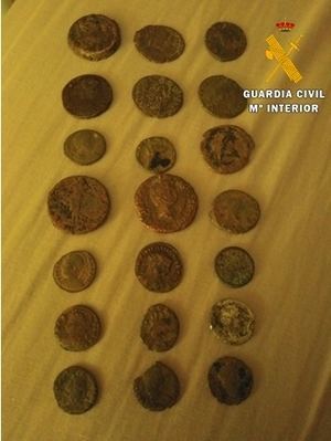 La Guardia Civil recupera 22 monedas de la época romana que iban a ser vendidas