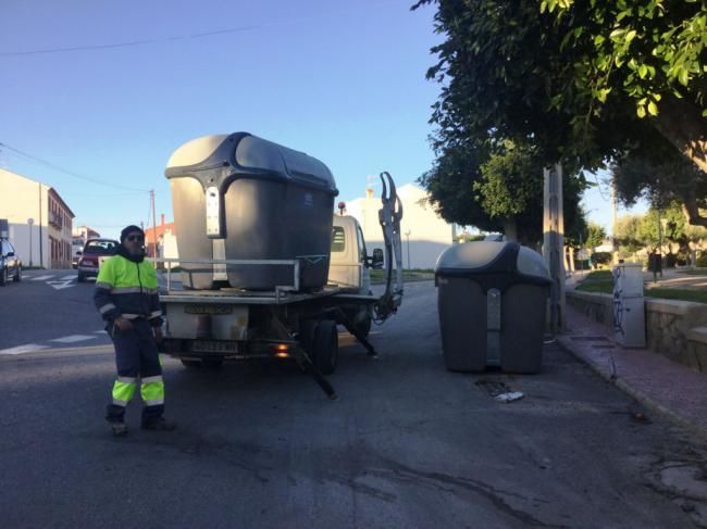 Vera estrena contenedores de basura