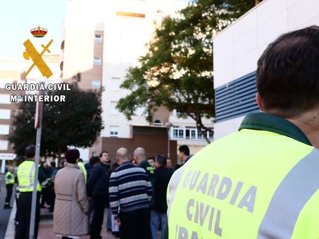 La Guardia Civil realiza un simulacro de emergencia en la Comandancia de Almería