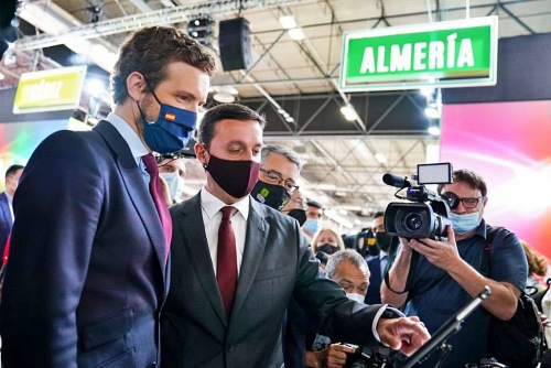 Casado visita el stand de Almería en FITUR