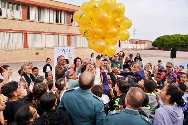 Más de 150 alumnos participan en el Día Internacional del Niño con Cáncer