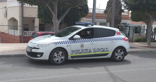 La Policía Local De Vícar Sanciona A 38 Personas Por Incumplir RD #COVID19