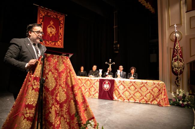 Viaje emocional en el pregón de Alfredo Casas por los almerienses que hacen posible la Semana Santa