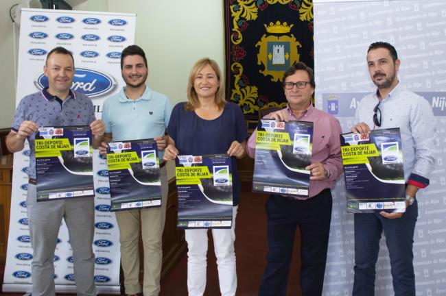 Níjar presenta el Torneo Tri-Deporte con baloncesto, fútbol y carrera nocturna