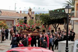 La lluvia respeta la procesión de San Sebastián, patrón de Instinción