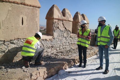 Las obras de la Muralla Norte del Primer Recinto destacan «el compromiso de la Junta con la Alcazaba»