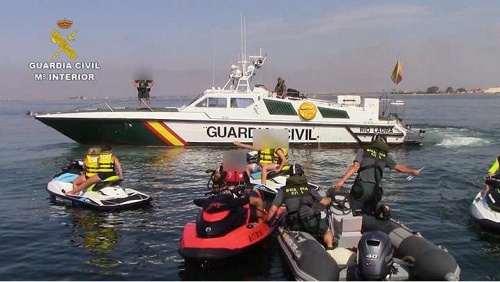 Casi la mitad de las embarcaciones inspeccionadas en Almería son sancionadas