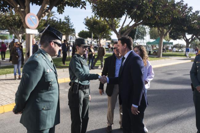 Balanegra dedica su plaza central a la Guardia Civil