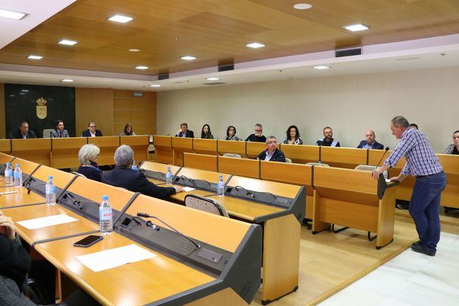 Unanimidad en El Ejido para reclamar a Costas una solución a la playa de Balerma