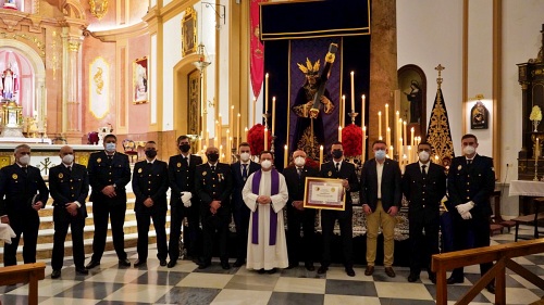 La Policía Local de Berja nombrada hermano honorario de la cofradía del Nazareno