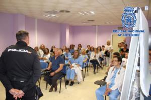 La Policial forma a los sanitarios del Hospital de Torrecárdenas