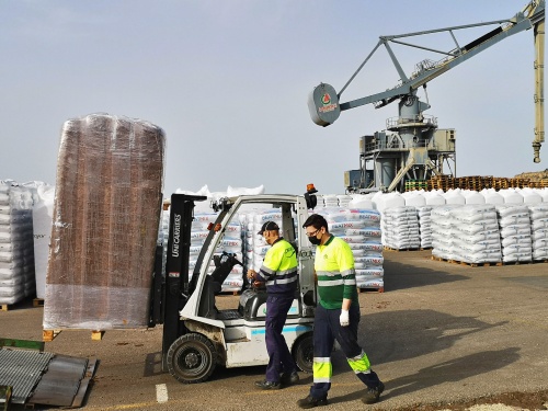 El tráfico de mercancías en los puertos de Almería y Carboneras crece un 41,6% en julio