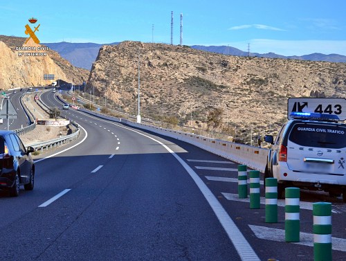 Investigado por parar su coche en mitad de la autovía y provocar un accidente