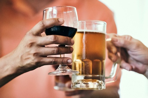 Qué engorda más, ¿una cerveza, una copa de vino o un refresco?