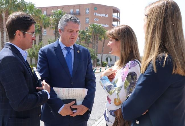 El gobierno del PP no cerrará este verano ni una sola cama en el Hospital de Poniente