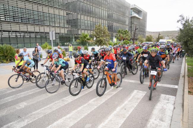 300 ciclistas en la Semana de la Movilidad y éxito del primer día de autobús gratuito