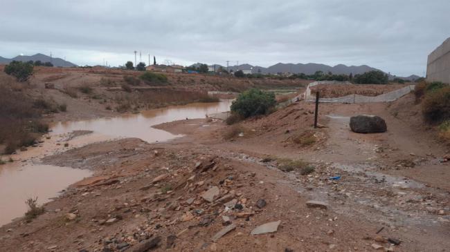 Fuertes lluvias azotan Almería sin causar daños mayores