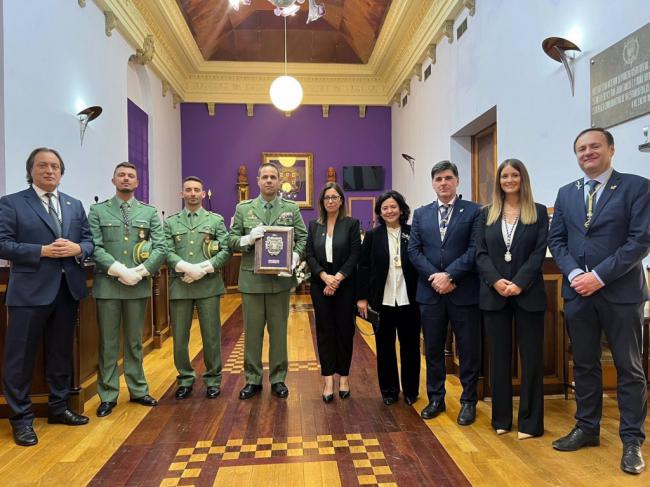 El Ayuntamiento de Jaén recibe a los legionarios almerienses que desfilarán con la Buena Muerte