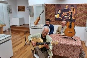 Una guitarra de bambú de Japón se incorpora al Museo de la Guitarra