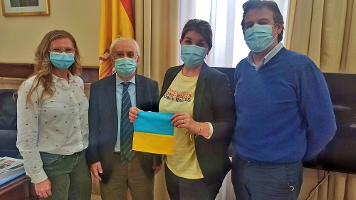 De la Fuente traslada a la Asociación de Ucranianos en Almería las nuevas medidas del Gobierno 