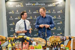 La calidad de ‘Sabores Almería’ deslumbra en el Salón Gourmets con Bertín Osborne