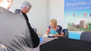 La Feria del Libro de Roquetas concluye con los escritores Víctor del Árbol y Javier Moro