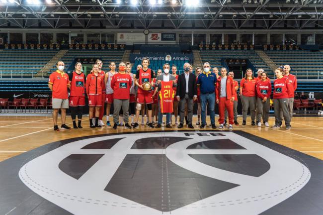 El Ayuntamiento transmite 'el apoyo de toda Almería' a la Selección Femenina de Baloncesto