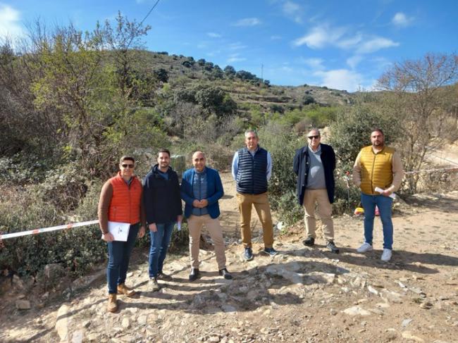 Antonio Mena visita obras de agua en Benizalón durante la Semana del Agua