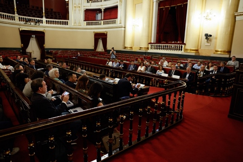 El alcalde de Almería censura en el Senado el “absoluto desprecio” del Gobierno a las Entidades Locales