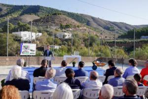 La pista polideportiva del Marchal de Antón López de Enix da sus primeros pasos