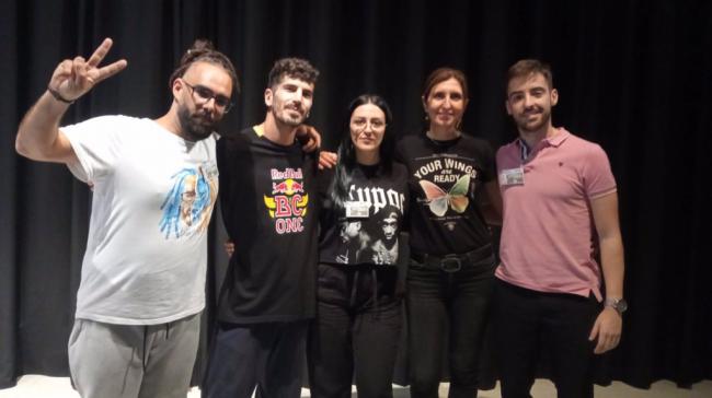 Jóvenes reclusos aprenden break dance en Almería