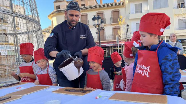 Berja finaliza los talleres de Navidad con más de trescientos participantes