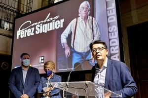 ‘Las Tardes del IEA’ rinden un emotivo homenaje a Carlos Pérez Siquier