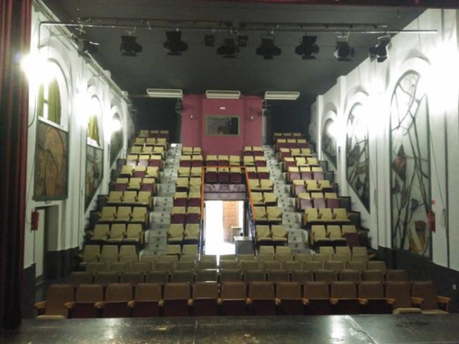 A licitación la mejora del espacio escénico del Teatro Municipal de Dalías