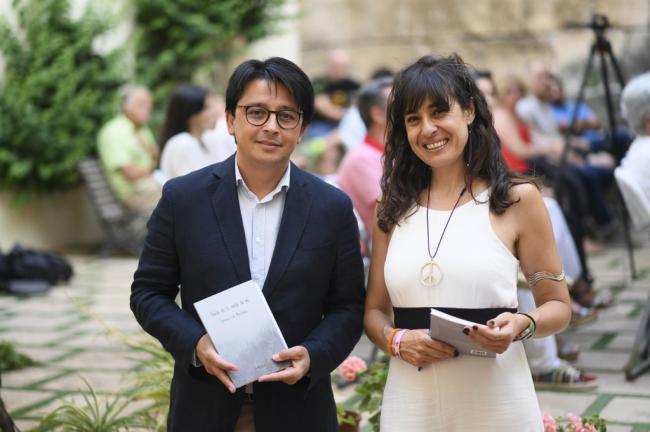 Teresa Lao Martínez llena de poesía el Patio del Mandarino