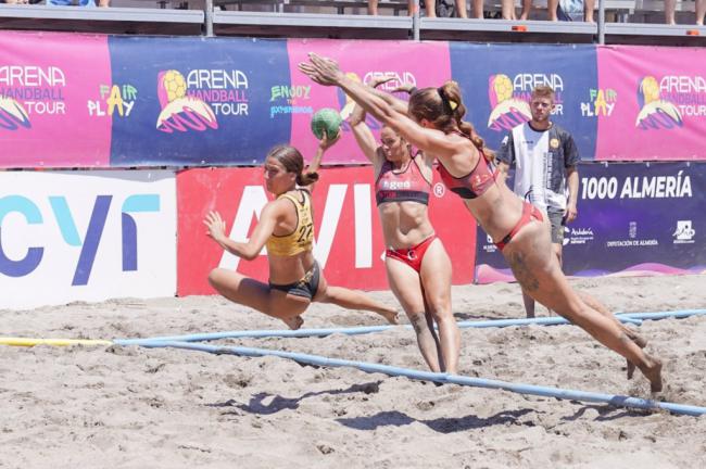 Suspenden del Campeonato de España de Balonmano Playa en Almería debido a clavos en la arena
 