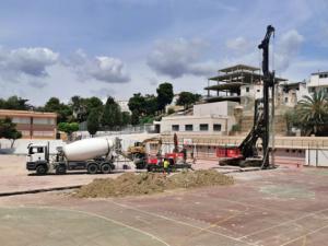 El Ayuntamiento de Vera inicia la cubrición de las pistas polideportivas