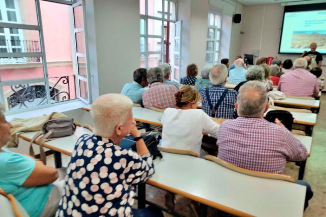 La Universidad de Mayores roza los mil estudiantes matriculados