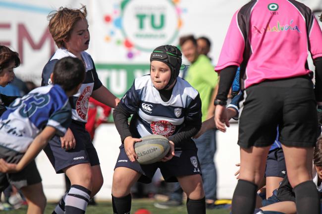 Medio millar de 'gigantes' demuestran qué pequeño es el salto hacia el rugby