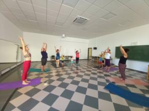 Diputación desprende a los almerienses del estrés diario con talleres de yoga en familia