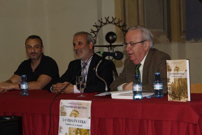 Gabriel Flores presenta ‘La vida en Vera. Capítulos de su historia’