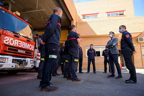 El alcalde agradece a Bomberos y Policía Local su esfuerzo durante el #COVID19