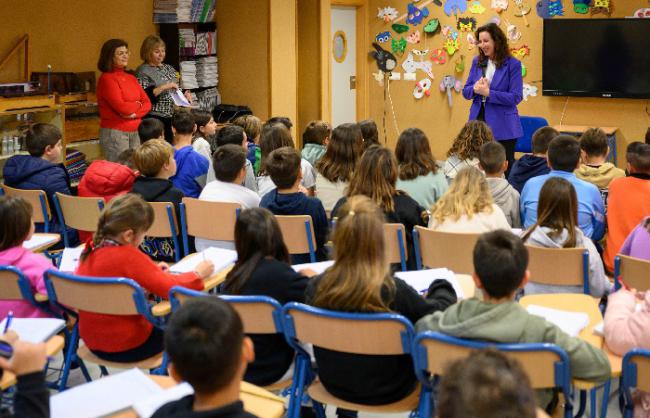 Alcaldesa de Almería participa en iniciativa educativa por el Día Internacional de la Mujer