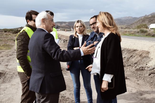 Fomento arregla en Níjar el acceso a Campohermoso por La Granatilla