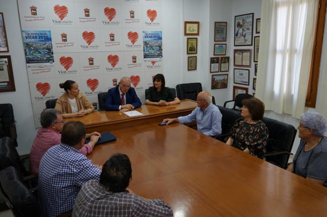 Antonio Bonilla recibe a la nueva directiva de la Asociación de Mayores de Puebla de Vícar