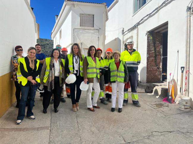 Diputación Provincial y Junta de Andalucía visitan las obras de mejoramiento cofinanciadas por el PFEA