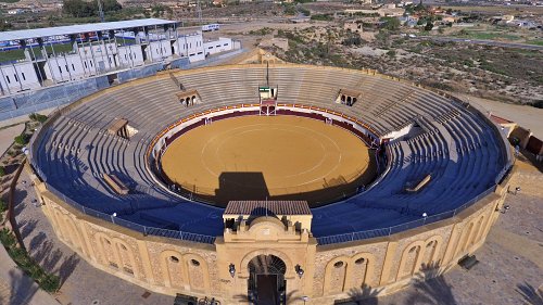 El Ayuntamiento de Vera invierte 62.000 euros en su Plaza de Toros